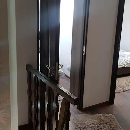 Cosy 2 Bedroom Apartment In New Town Braşov Exterior foto