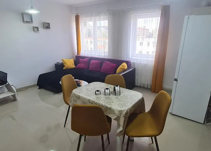 Cosy 2 Bedroom Apartment In New Town
